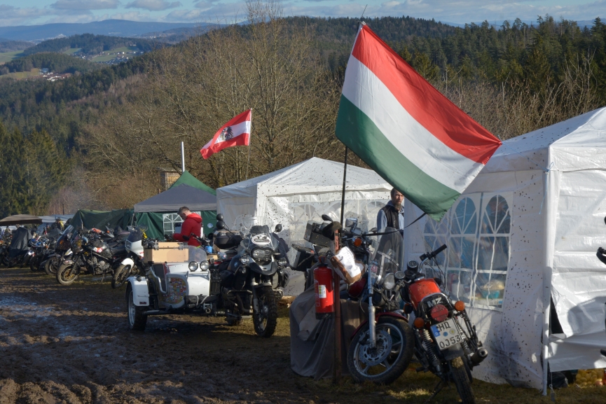 Zahlreiche Nationen sind auf dem Treffen vertreten.